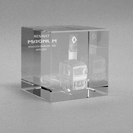 presse apier-bloc-verre optique-laser-marquage-cube