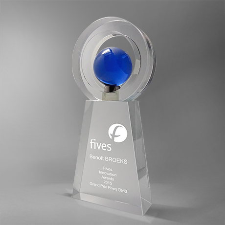 Trophée-cers-verre-inserts-bleu-marquage-laser-globe-mappemonde-popup1