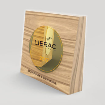 Trophée-verre-bois-gravure-laser-Médaille-collé- Impression-quadri-chêne- surmesure-lierac