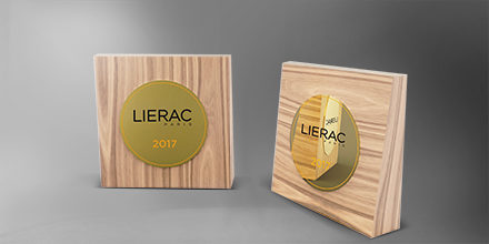 trophée-lierac-bois-plaque-medaillecollée-laser-impression-couleur-slider