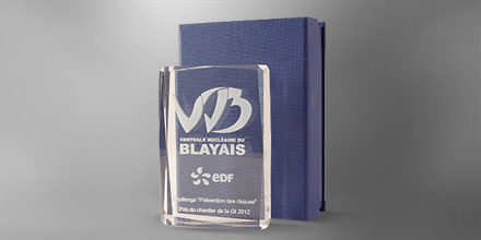 trophee-verre-bloc-ares-3d-marquage-laser-slider