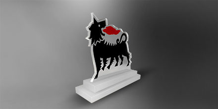 Trophee-surmesure-plexi-altuglass-eni-marquage-socles-gravure laser-slider