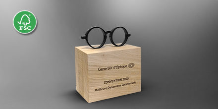 Trophee-personnalisé-bois-altuglas-plexiglass-generaleoptique-surrmesure-marquage-socle-gravure-fabrication-france- laser-slider